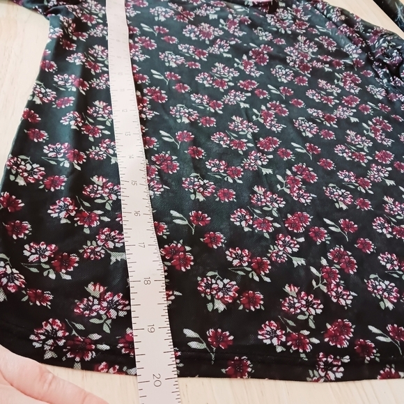 No Boundries Black Sheer Floral Chiffon Top Size Small - Picture 9 of 9